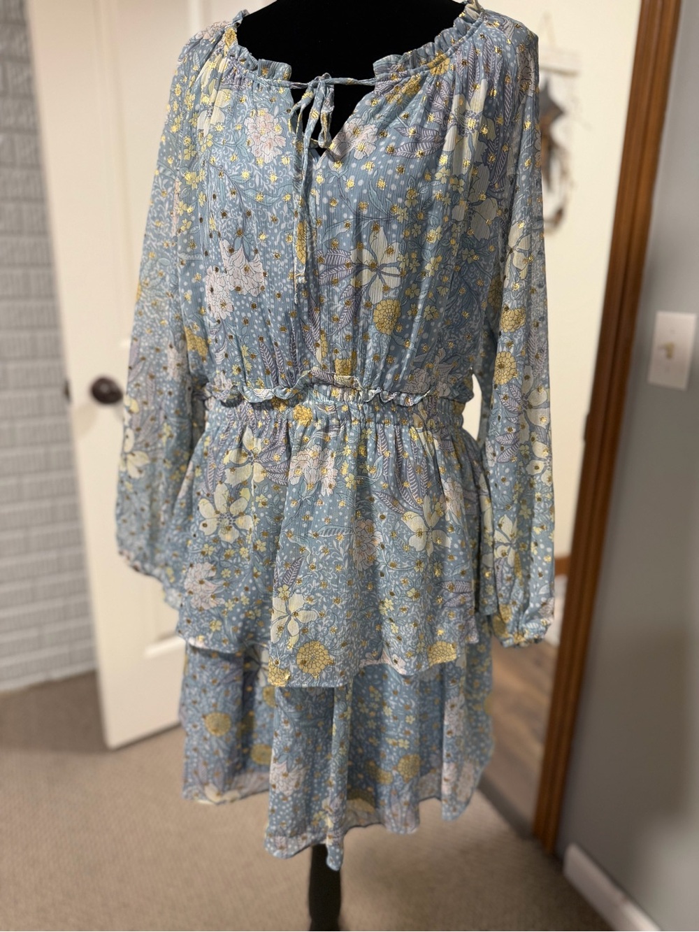LC Lauren Conrad Large Blue Floral Gold Metallic Tiered Mini Dress